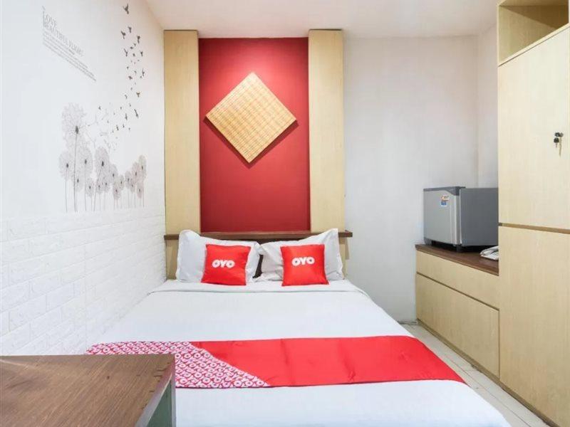 Hotel Super Oyo Flagship 91863 Metro House Surabaya Exterior foto