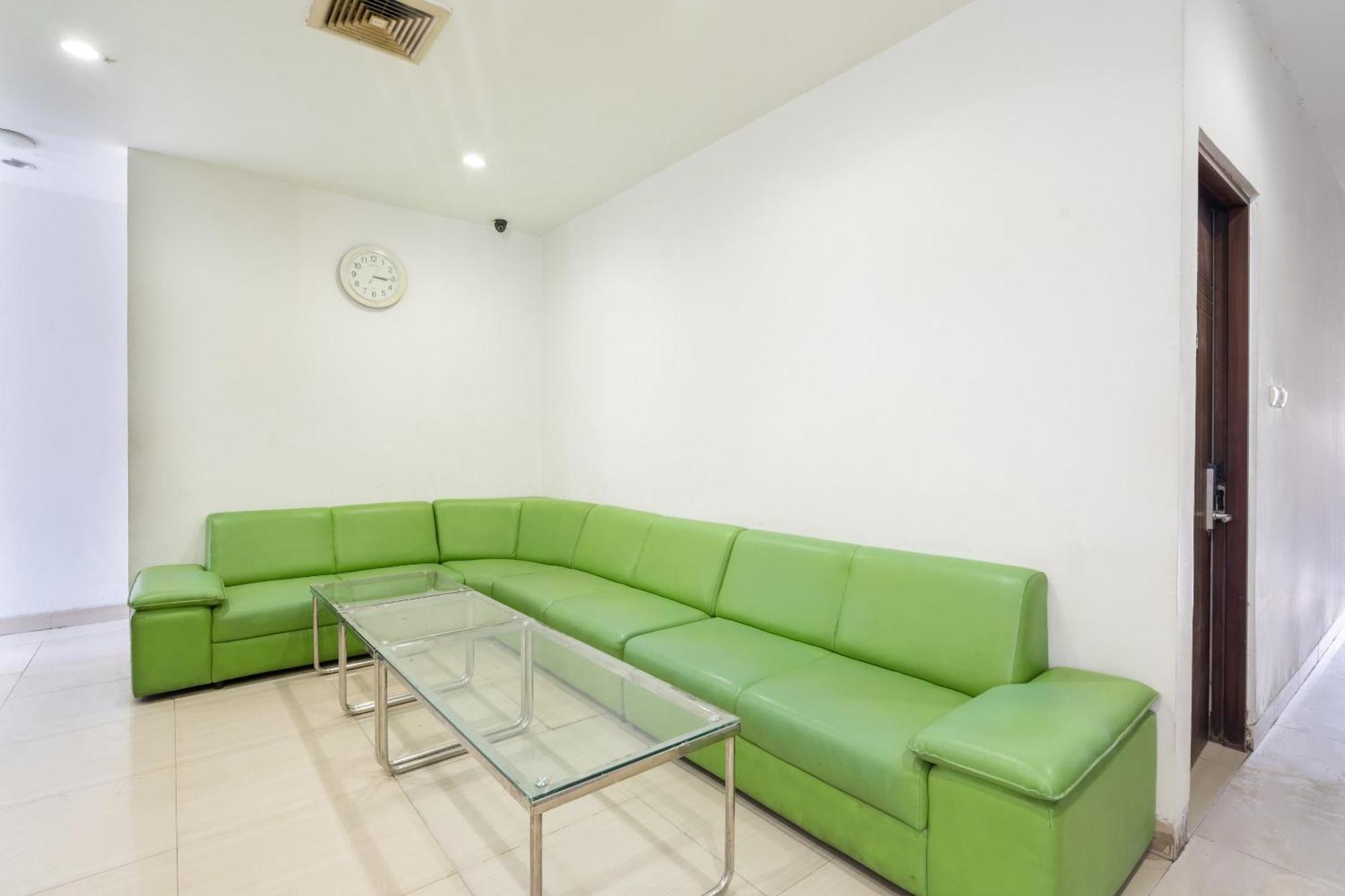 Hotel Super Oyo Flagship 91863 Metro House Surabaya Exterior foto